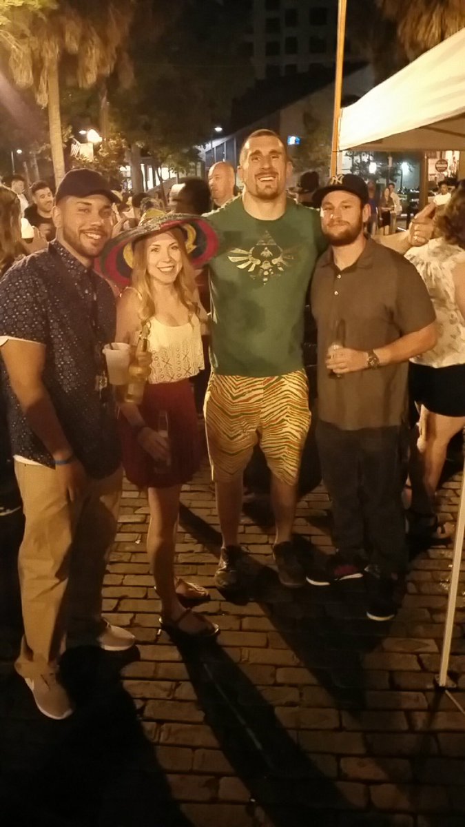 Marc_Witt's tweet photo. The man @MojoRawleyWWE always good looks on the photo @SerinoFL @yoooadrienne13 https://t.co/1XbcObKXEr
