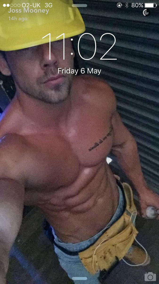 Best lock screen👀 <a href="/joss_mooney/">JOSS</a> love a builder 😉