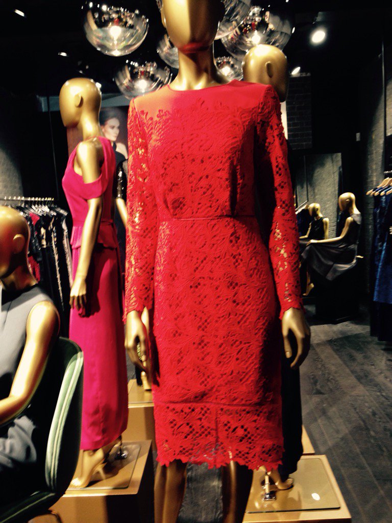 sacarrolluk's tweet photo. Lady in red. Love it! #phaseeightaw16 #lace#midi https://t.co/1MrQBqyEEH