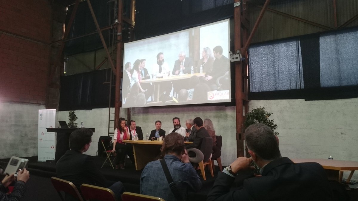 thitore's tweet photo. Les Fablabs qui changent la vie ! De nouveaux outils pr réinventer l'enseignement, l'économie...  #fablabfest https://t.co/5UtlSqiusY