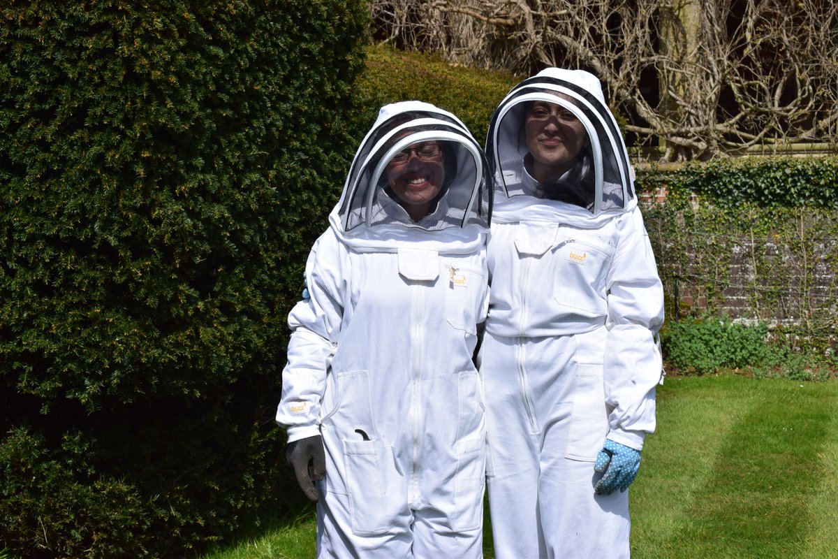 Fantastic green hub volunteers helping out at our bee hives! #biodiversityboost #GoGreen #volunteering