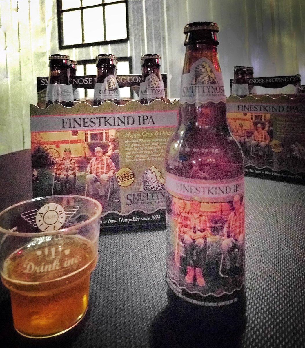myblocktyler's tweet photo. I ❤ a good STRONG &amp; flavourful IPA (I'm from #Alberta). @smuttynosebeer #FinestStrong IPA ranks my TOP 5 @Airship37! https://t.co/mkZIVx7l01