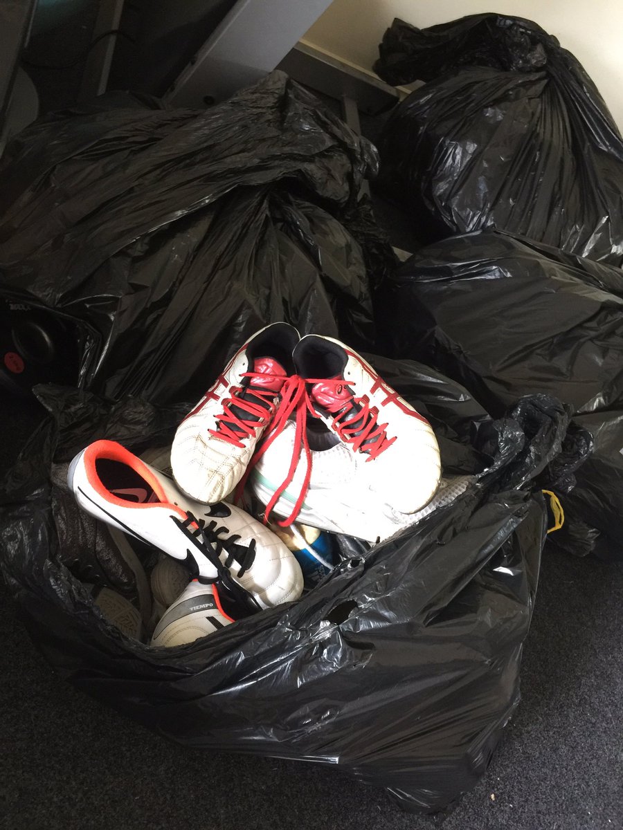 Kickinmyboots's tweet photo. 9 garbage bags of footy boots collected from school today! #kickinmyboots #thanksguys https://t.co/lP50OcCy5F