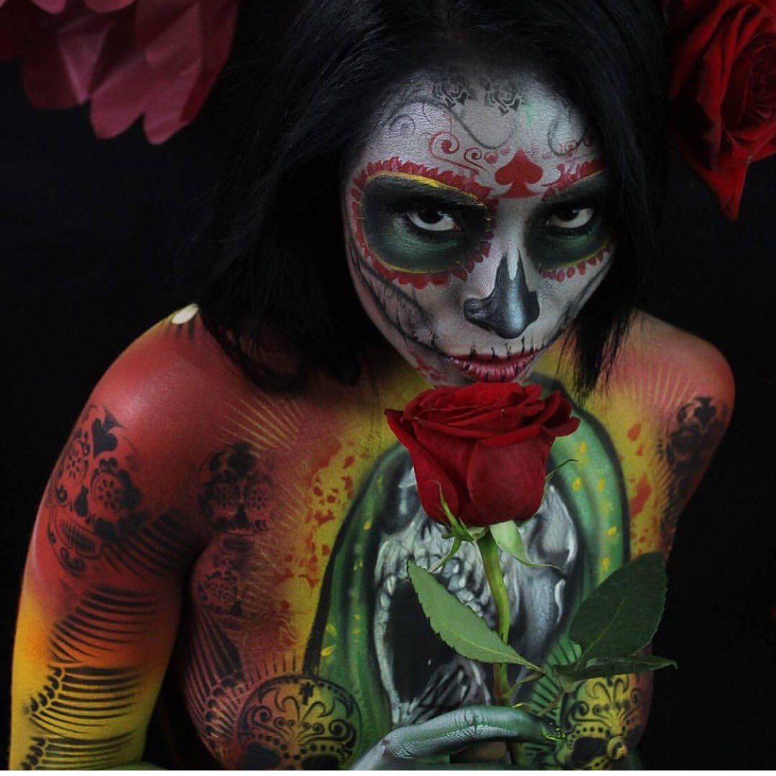 StratusAirbrush's tweet photo. Wow check out the amazing detail work on this piece of body art done by the talented #artist 👌#airbrush #bodypaint https://t.co/EeS8gpPWvR