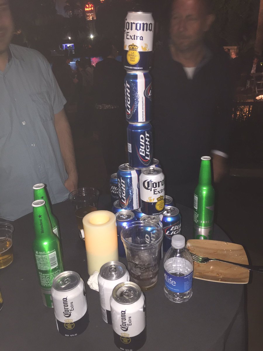 sloewe_72's tweet photo. #emcworldger farewell event. Thanks Emc!!! #emcrocks @DinkoEror @JoachimHanka https://t.co/9djhPjwEVU