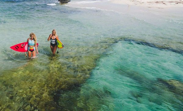 BILLABONG: A Rottnest Island Journey (VIDEO)
surf-devil.com/en/books/36-su…
---
