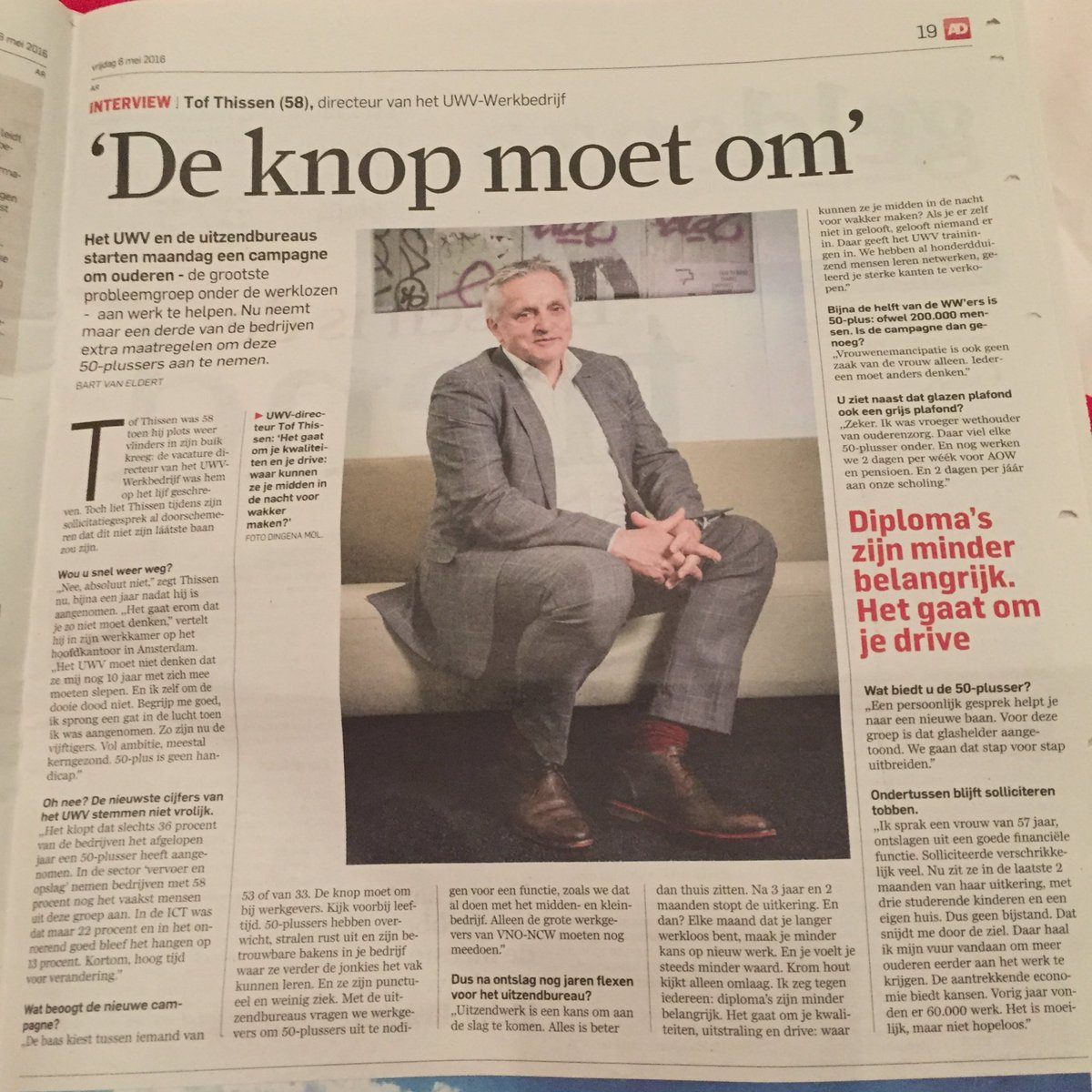 Mariekeduijndam's tweet photo. Interview met @TofThissen in @ADnl over #50plus. Inderdaad: de knop moet om! #uwv https://t.co/V3Qcso3QOa