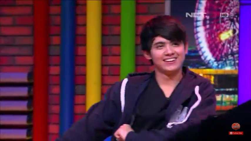 chocopieday's tweet photo. Hahaaha baru liat video Ali senam senayan wkwkwk lucuu... Apalgi posenya eak =) #AliandoOnTheComment @alysyarief https://t.co/7h9jCRZkWg