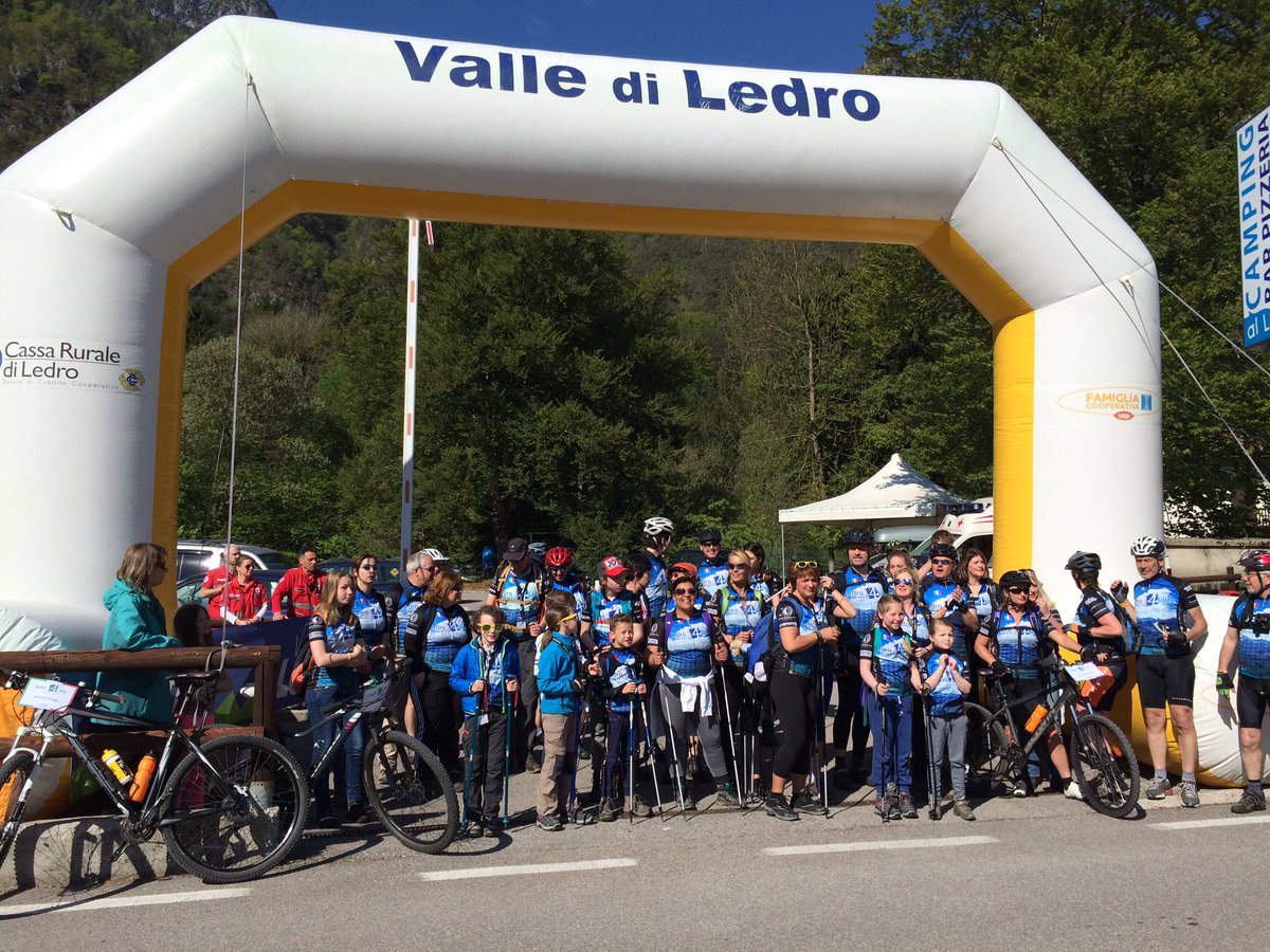 Ze zijn vertrokken: de wandelaars en mountainbikers van <a href="/Ledro4life/">Ledro4life</a>. Heel veel plezier en succes gewenst!