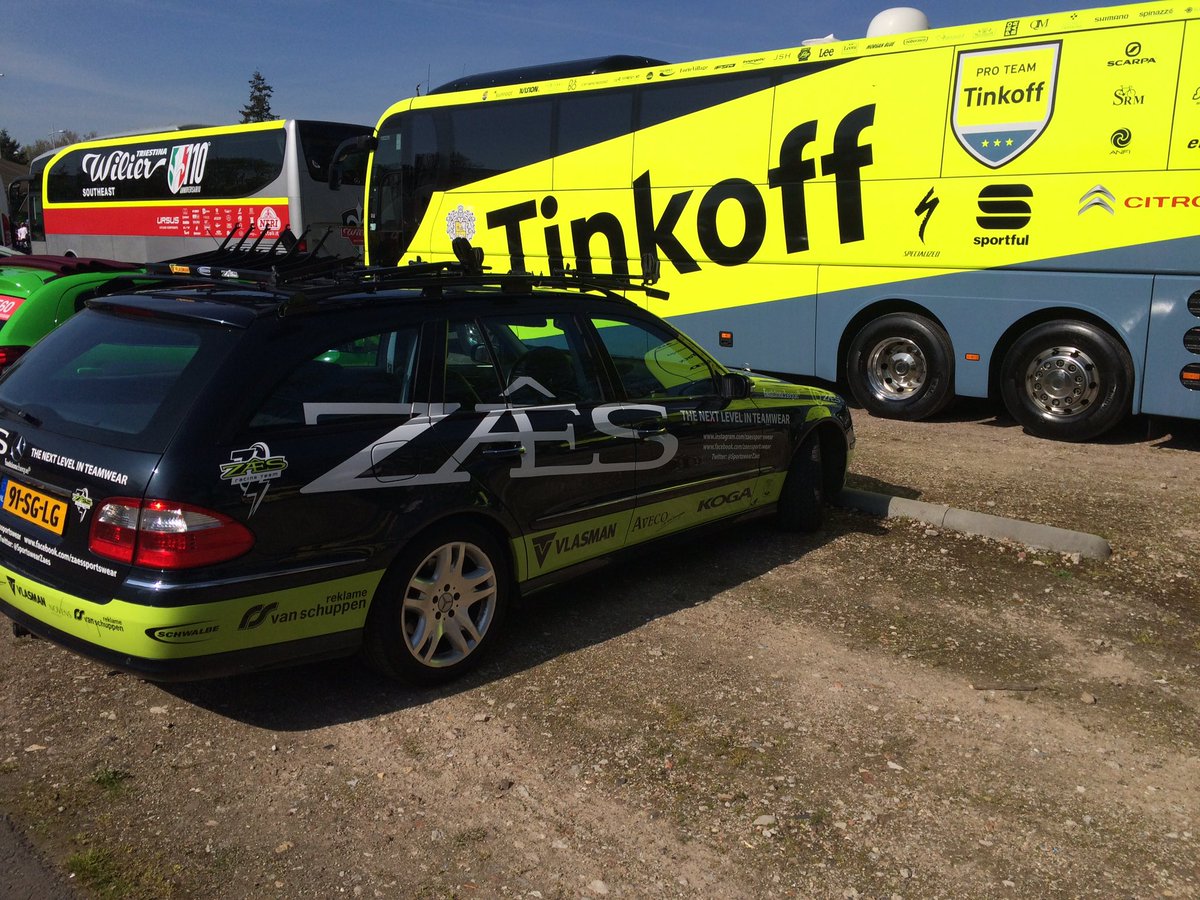 TonWelling50's tweet image. Vandaag promo voor @SportswearZaes bij de @giroditalia .