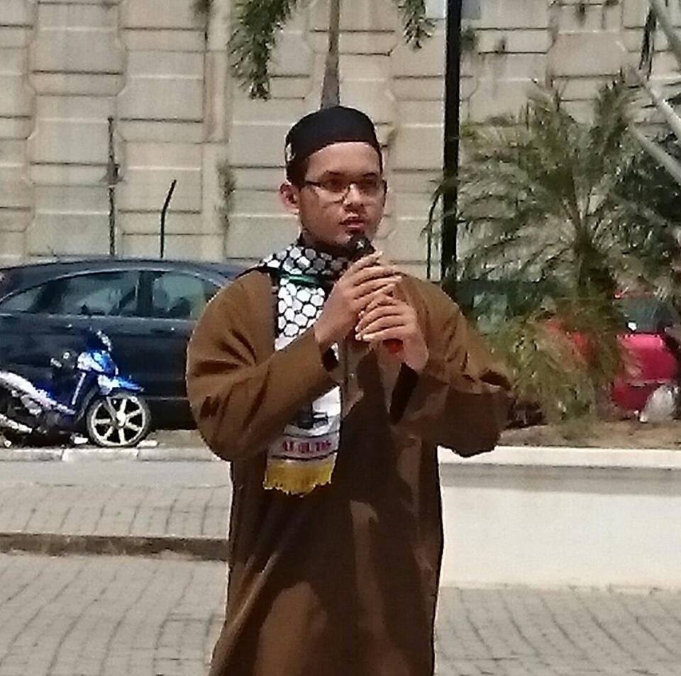 HabibeYaHabibi's tweet photo. IIUM Stands with Syria #SaveSyria #ProfazIntheHeartofEveryone 💝 https://t.co/DuEizpVXGf
