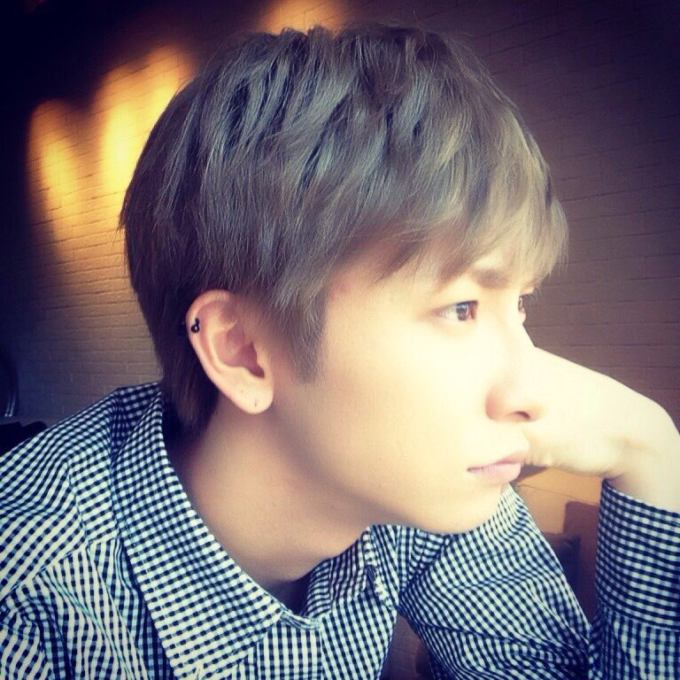 aaashinjirooaaa's tweet photo. AAA垢です。
初タグします😊

⏩與真司郎寄りのall
⏩LEAP OVER 福岡5.12参戦
⏩LJC 

#AAA好きな人RT 
#與真司郎 
#aヲタさんと繋がりたい 
#RTした人全員フォローする https://t.co/vDBR9ePfLe