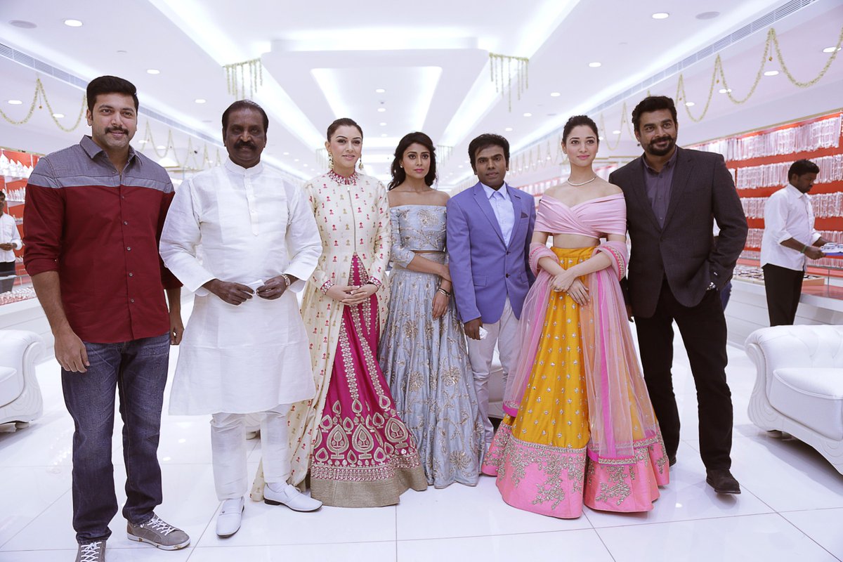 KollyBuzz's tweet photo. #SaravanaStoresInauguration @ActorMadhavan @actor_jayamravi @ihansika @tamannaahspeaks @vairamuthu @shriya1109 https://t.co/T4nYdq7hYO