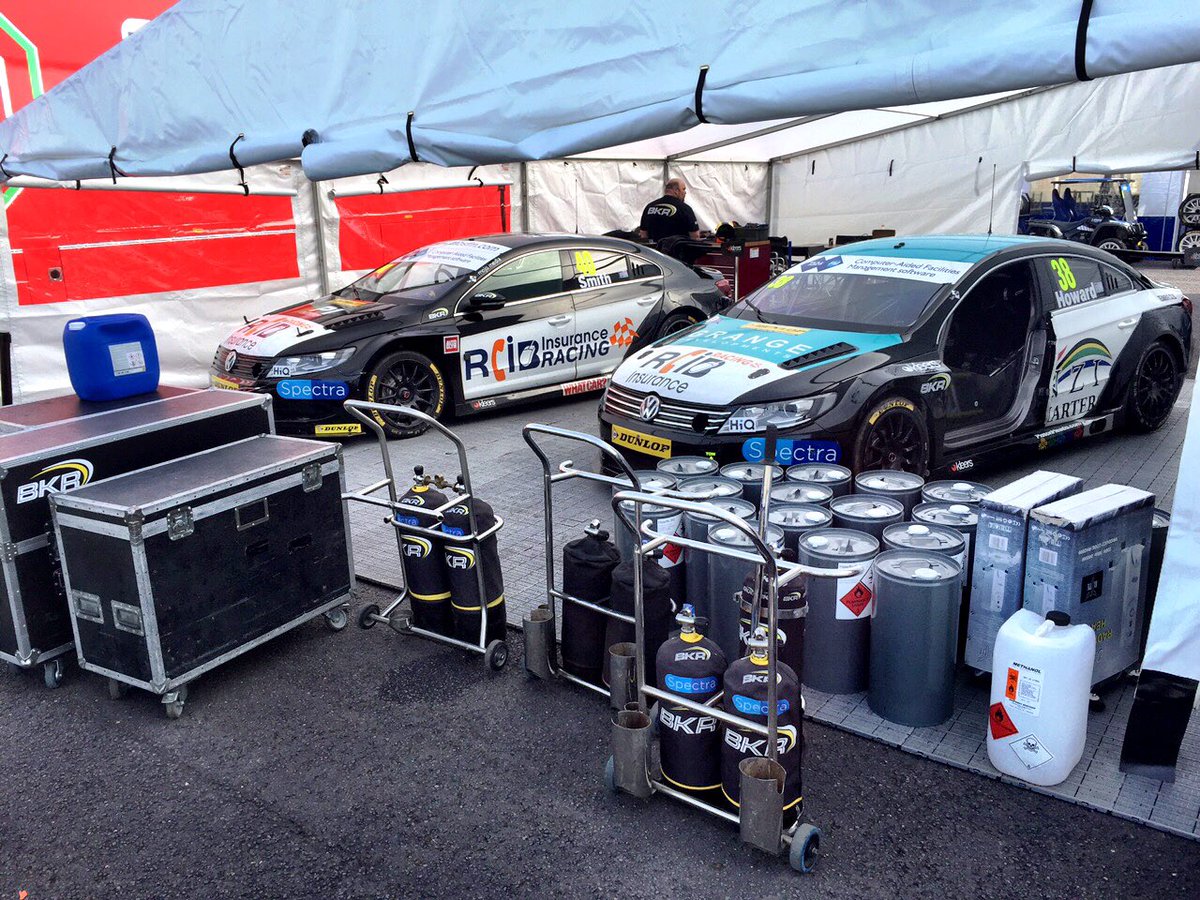 Team_BKR_'s tweet image. The awning is up, the truck unloaded, the fuel delivered, it must be Friday at #thruxton #teambkr #BTCC