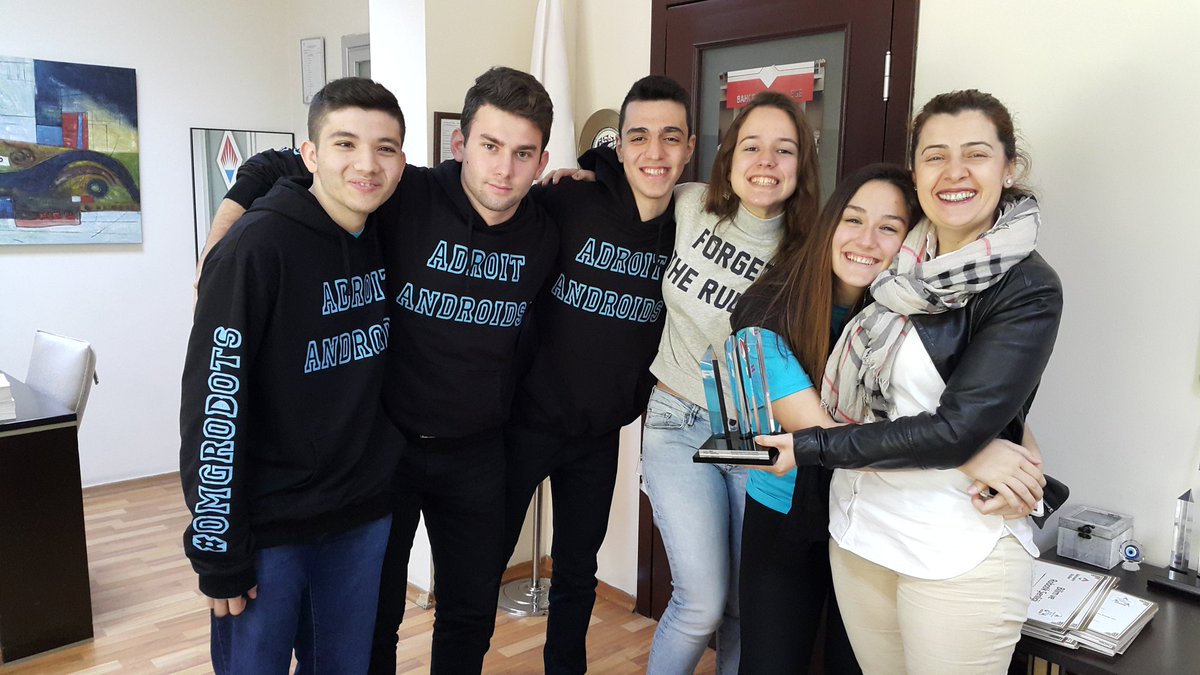 Robot/ödül bahanesi...
Ne güzel çocuklarsınız siz...
Gurur duyuyoruz hepinizle...
<a href="/AdroitAndroids/">6025 Adroit Androids</a> 
<a href="/Niluferozsoy/">Nilüfer Özsoy</a>