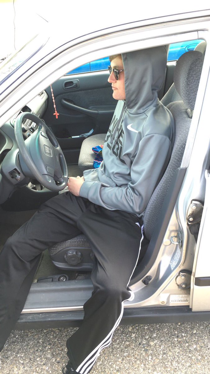 lilyy_aa's tweet image. happy bday to my high school obsession😻🍯 have a good day baby daddy #futurecouple