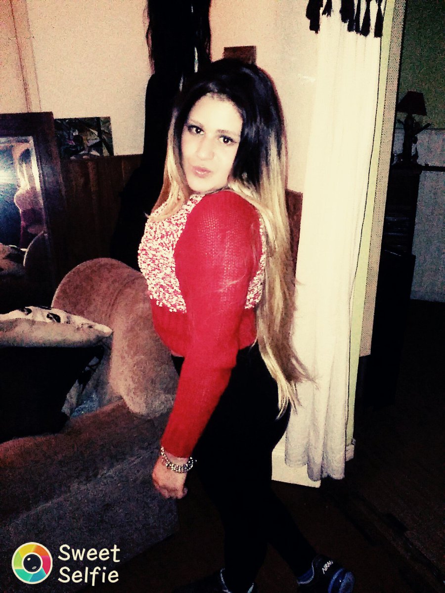 vikibuzzo's tweet image. 😘😘 luuk