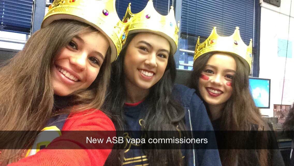 missSDteen16's tweet photo. There's 8 points on the crown I'm wearing today 😊 #BVHSASB #17yearstartingoffstrong #msdot #maoteen https://t.co/ScE8bCkk4I