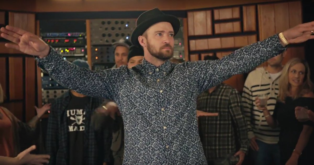 ELLEmagazine's tweet photo. NEW JUSTIN TIMBERLAKE SONG NEW JUSTIN TIMBERLAKE SONG: https://t.co/NmVUfsZIdD https://t.co/PDsopqf1AH