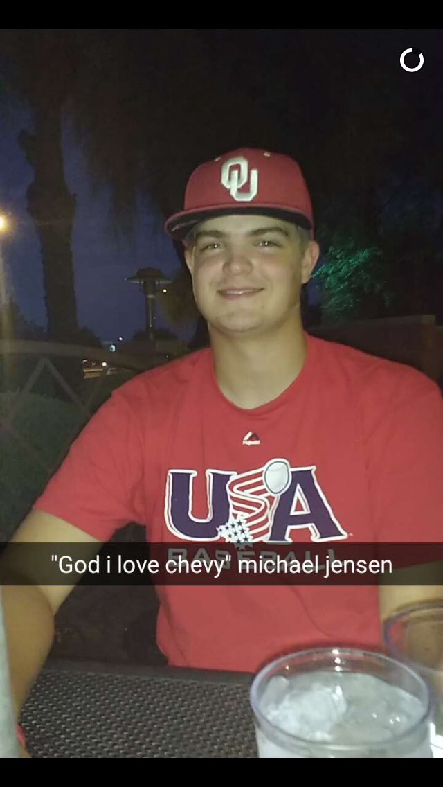 blivorsi4's tweet photo. HBD big baby @mjblizzard12 have a great day! #hethrowshard #BoomerSooner #toppitcher https://t.co/Z1blOLhHxt