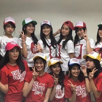 FJKT48TUBA's tweet photo. [PICT] Team mana yang akan kamu dukung di ''The Untold Story Of JKT48''? #JKT48GBK #IdolWar :v https://t.co/MziSgp0txt