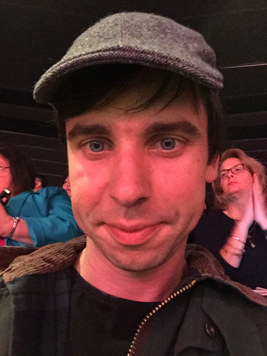 mjxd's tweet photo. Livetweeting at #TDgarden, damn, I didn't have a 4.0 GPA 😑😏😱😜 #NU2016 #graduation https://t.co/yI0QN8sjdc