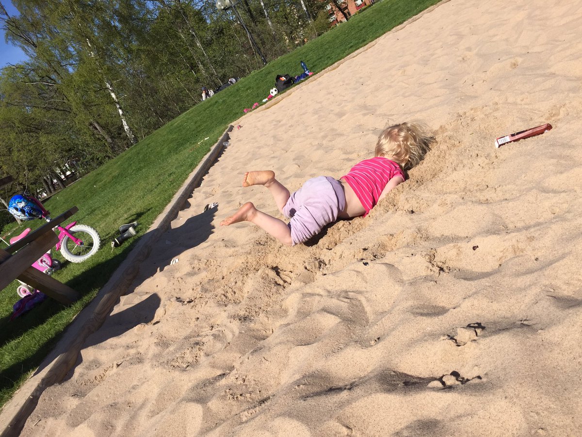 inkonsekvenshen's tweet photo. Någon som vet om min treåring är galen? https://t.co/Yi81O6slwA
