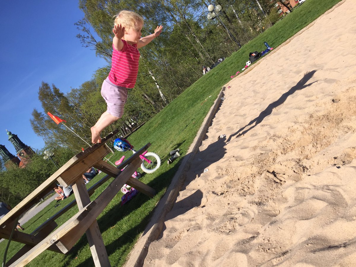 inkonsekvenshen's tweet photo. Någon som vet om min treåring är galen? https://t.co/Yi81O6slwA