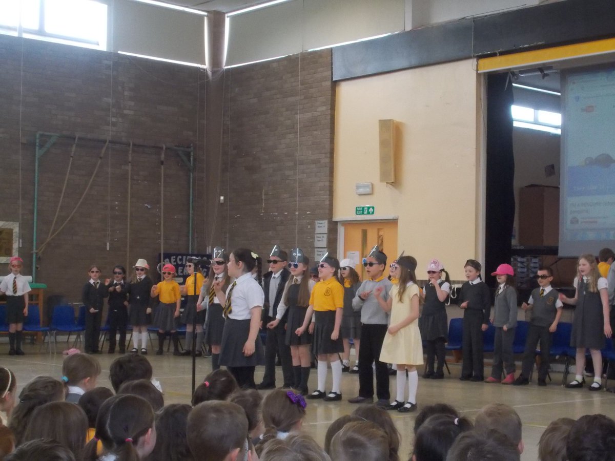 KnoxlandSchool's tweet photo. More photos from P3s assembly about Polar Lands. #fab https://t.co/zYRfPtp1rN