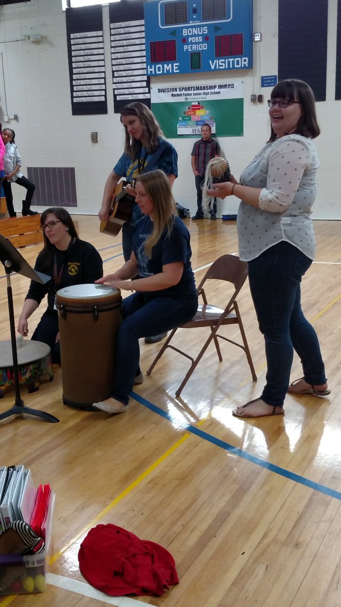 MrsEMusic's tweet photo. @TheHornetsHive @FlossmoorHills @SerenaHills_161 @WesternAve161 @ParkerJrHigh #d161learns https://t.co/XmCXbyGLnC