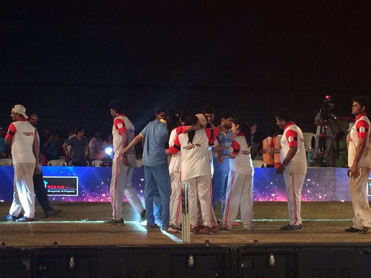 MBCL15's tweet photo. Congratulations 🎊 😃 #Ratnagiritigers!  They beat #MastaPune by 40 runs to enter the finals...  @nupurdudhwadkar https://t.co/jxh45W0rTZ