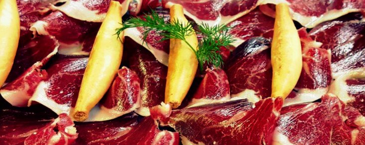 Grupo_VENUS_VM's tweet photo. #JamonIberico #elbesoylalluna #afroditarestaurant #venusdelicatessen #grupovenusvmsl https://t.co/m3DqCr88VU