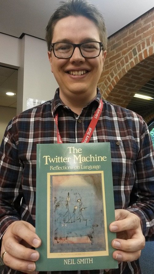 LivHopeLibrary's tweet photo. Rob just found this book for our bookstall - The Twitter Machine, published 1989! #thefutureisyesterday https://t.co/tYASEqeZs5