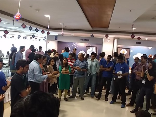 drruchibhatt's tweet image. Experience the first ever Gesture controlled smartwatch @huginnovations #Techvantage2016 Flying drones, ollies more