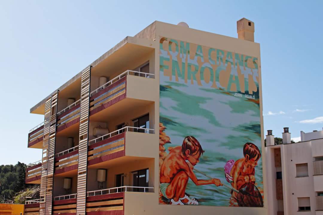 Com a crancs enrocats.