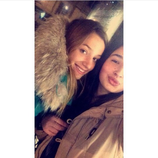Margot_Mal's tweet photo. " Me amor 🙏💖👯 " ~111214~ https://t.co/S77vY13dD4