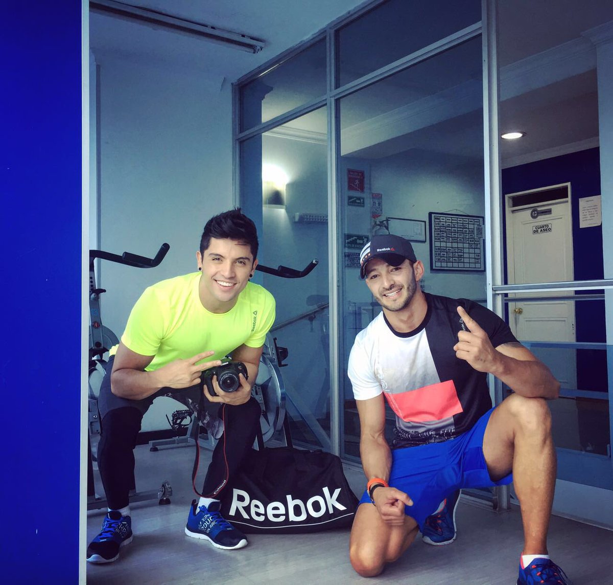 cesarpinzon9's tweet photo. Listos!!!! A grabar se dijo 📽y la mejor marca apoyándonos @ReebokColombia  @SoyChristianCas https://t.co/CRhw3uL495