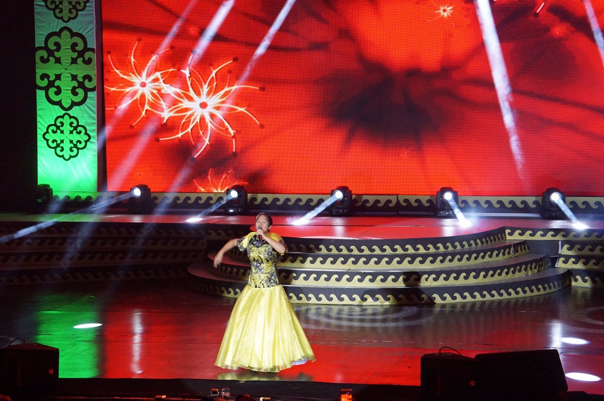intFLC's tweet photo. A superb performance by Julia from the PHILIPPINES with "Kanta Pilipinas".
#IFLC2016 #Bishkek @iflcPhilippines https://t.co/Ck9p0GBQ1K