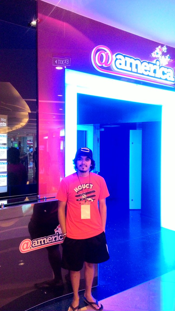 Ayo FRIENDS merapat <a href="/atamerica/">@america</a> jam 7 <a href="/rocket_rockers/">Rocket Rockers</a> di SCBD Pacific Place Mall Lt. 3  #rockshow #RRgoestoUSA #17itu