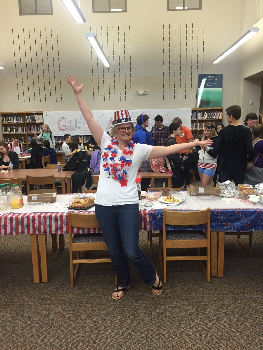 killakeezyyy's tweet photo. @WCPSS tell me this woman doesn't deserve teacher of the year #happyapushing #apushbreakfast @NozShaverAPUSH https://t.co/MPOpzw5KtE
