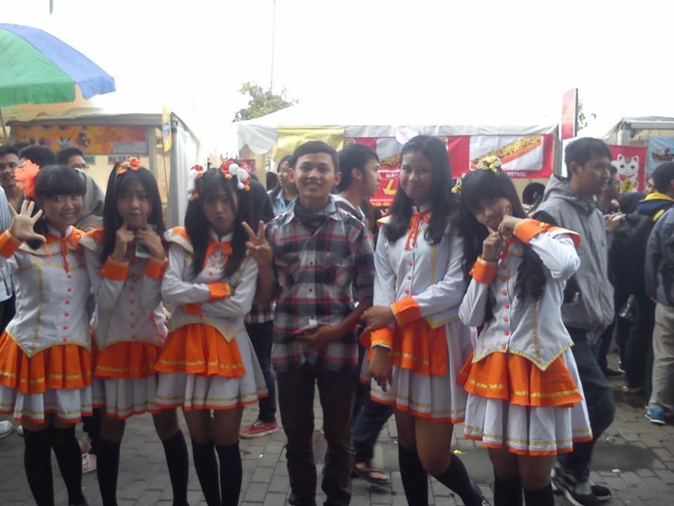 alfarizisalmanR's tweet photo. With @OfficialHMWR :v :v :v https://t.co/gCKvc0Z3Gl