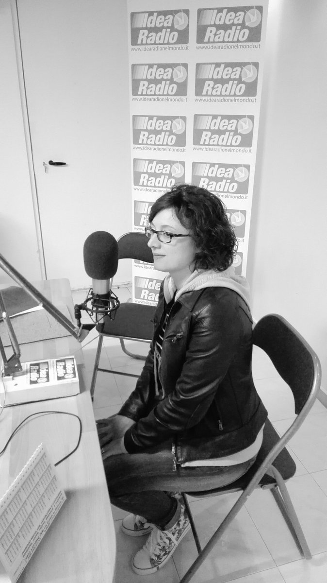 AnnyZito's tweet photo. @IdeaRadioBR oggi #Lamarosaporedeifichisecchi @EdLeucotea @LeucoteaEdizion https://t.co/aGiYzmEzSC