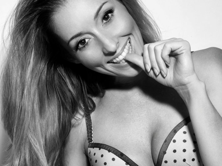 RuthFrancesTV's tweet photo. #fbf to @AnnaFowlerphoto shot of me in 2010! Will always remember that day in your flat xx #annafowler #earlywork https://t.co/EwkimWMXSk