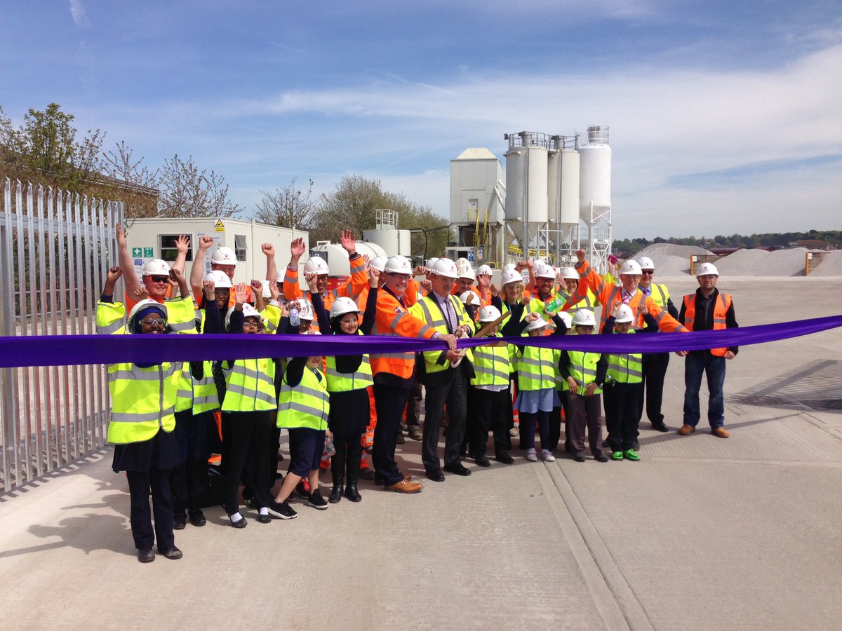 <a href="/HopeCementWorks/">Hope Cement Works</a> @hopeconcrete Super pleased to see our new RMX and Aggs Railhead open today in Southampton #A2S #HL