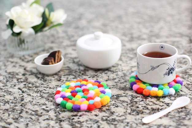 gmanualidades's tweet photo. Pompones de colores y cartón... y salen estos posavasos súper lindos! https://t.co/7kIrQFQ6GI https://t.co/bDKO7NdhB1