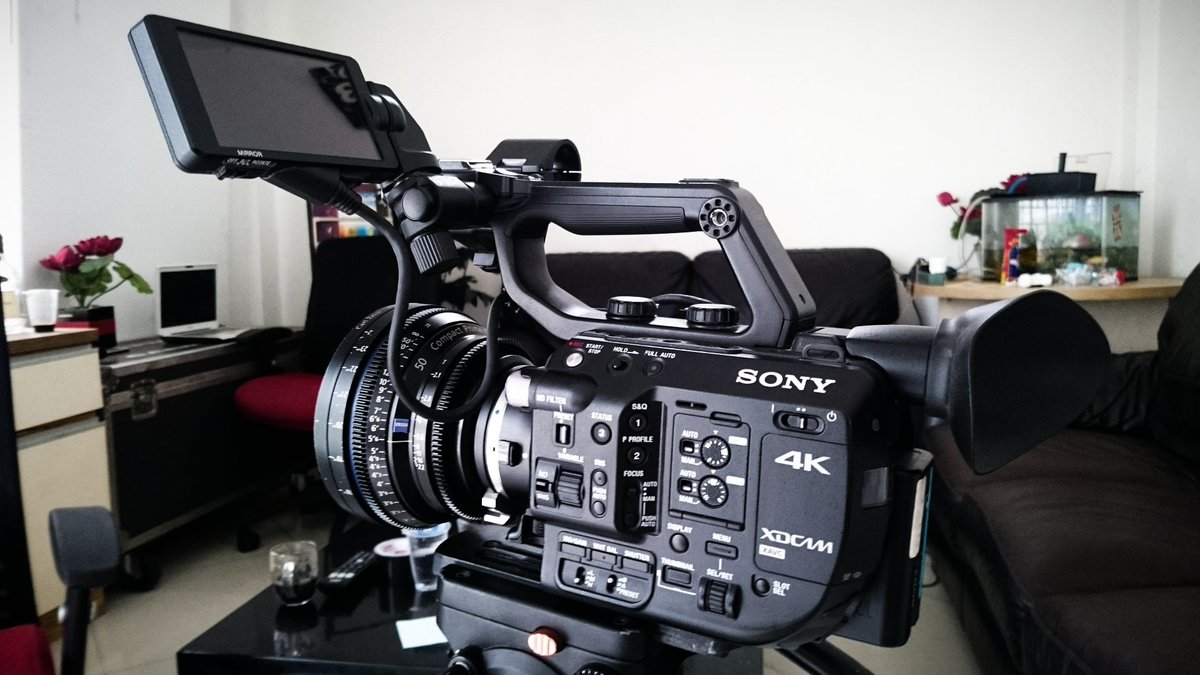 Sony PXW-FS5 with Carlzeiss CP2 50mm 😘