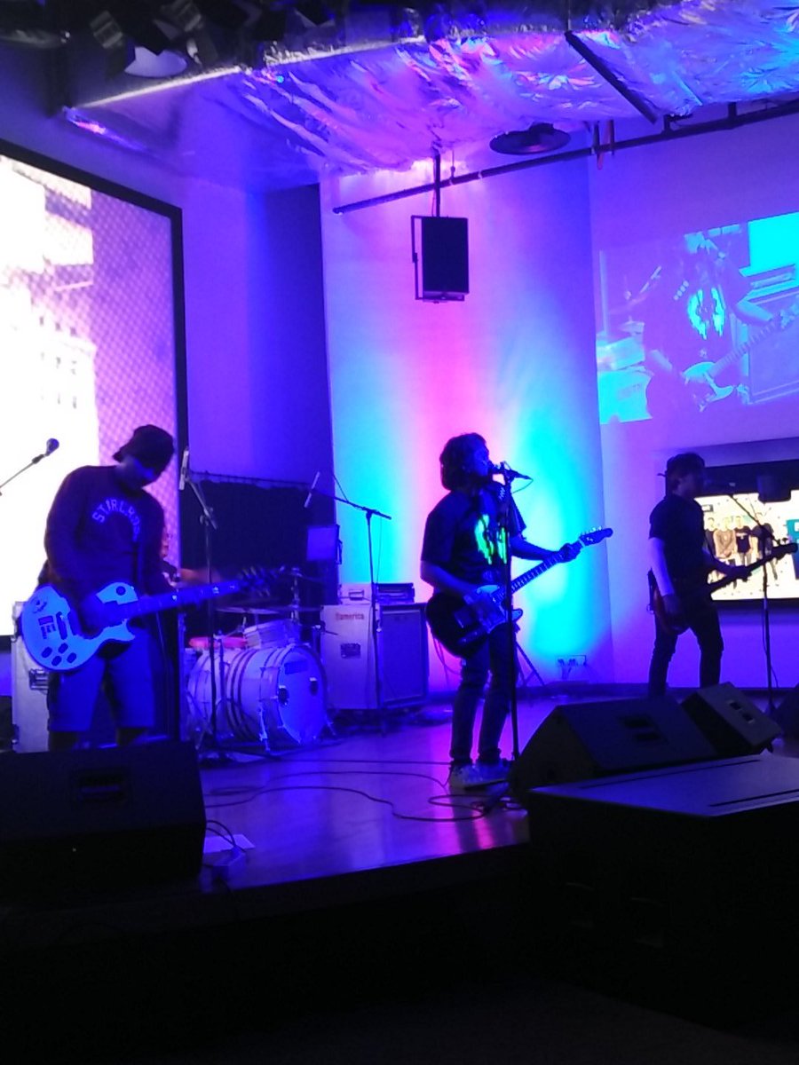 lagu kedua dr <a href="/rocket_rockers/">Rocket Rockers</a> Reuni