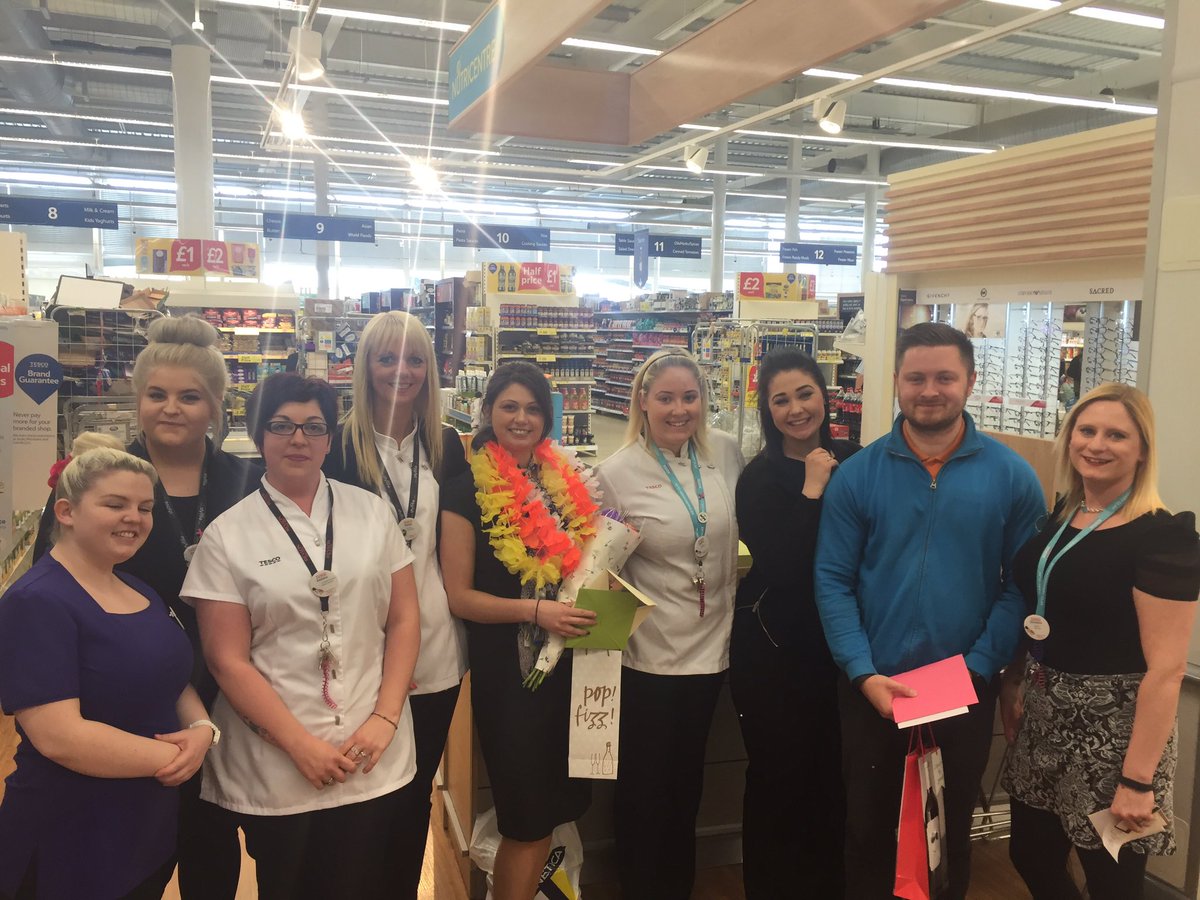 Saying goodbye to the nutricentre team! Good luck in the future <a href="/tescobeauty2065/">beauty@BarHill</a> <a href="/owentesco/">Owen</a> @racyraspre