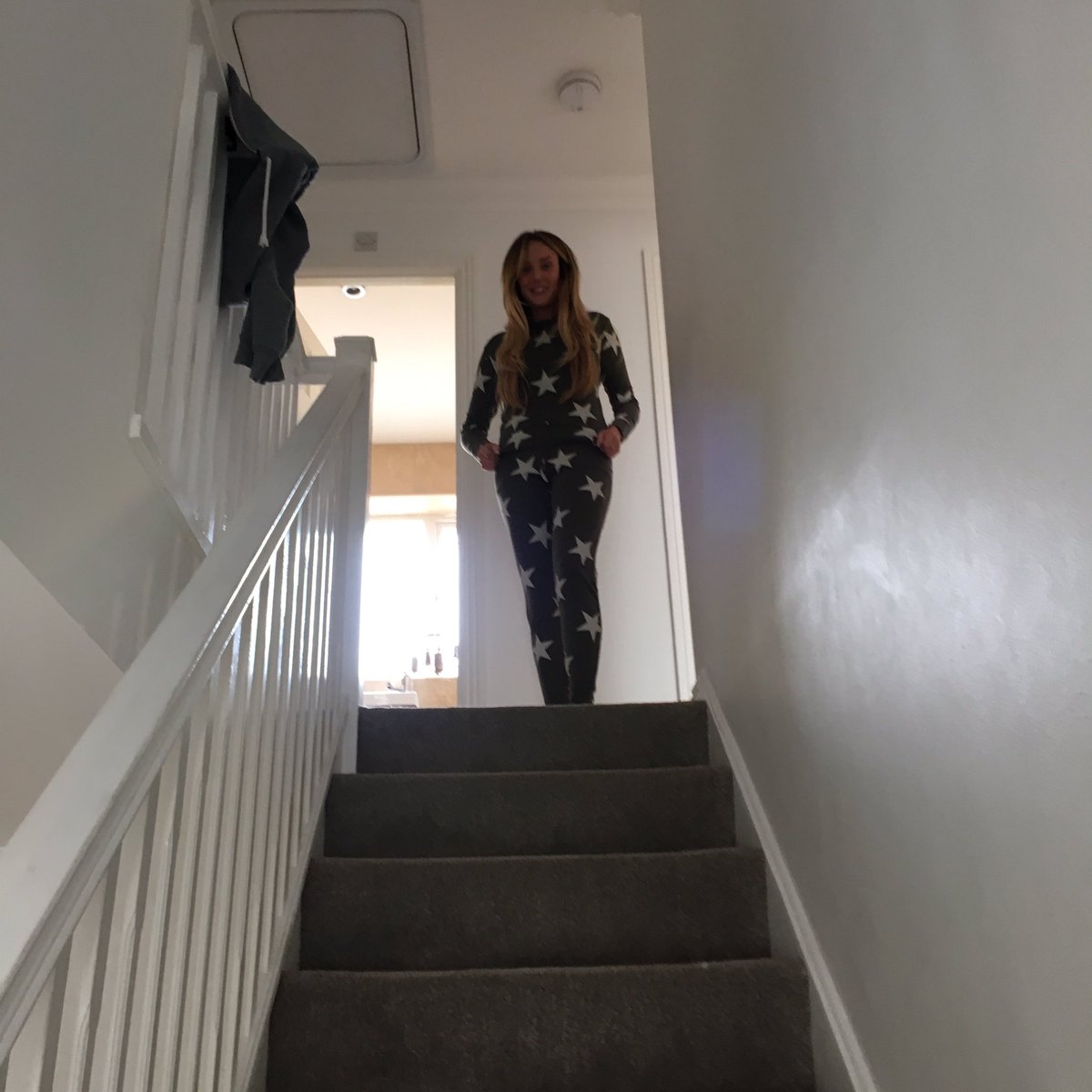 TheMimmyWoman1's tweet photo. Ready to go I thought she still had pjs on apparently it's a tracksuit 😂😂😂 https://t.co/zUnBhb5Nje