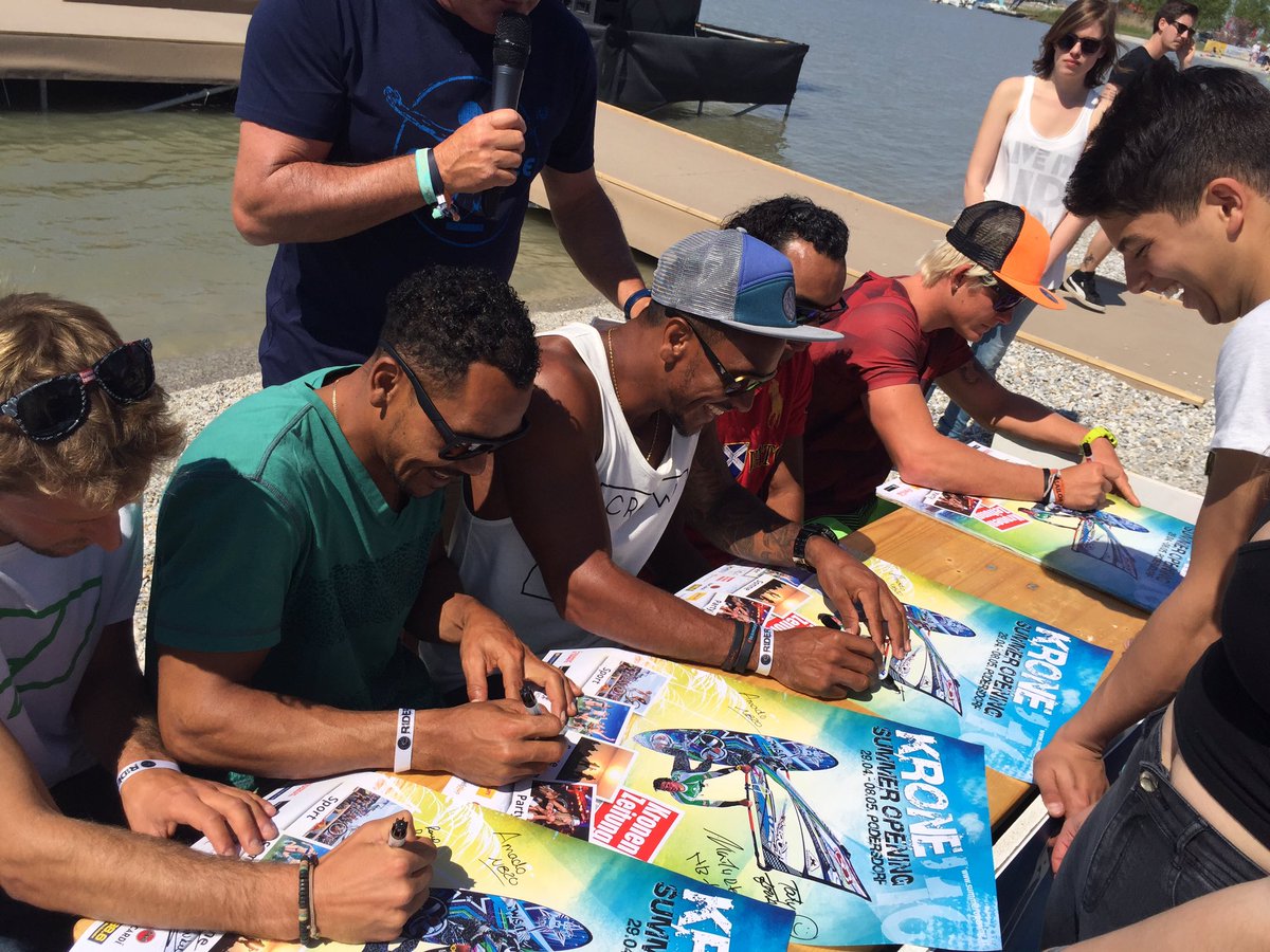 No wind.. Soo autograph session full power!💪🏼🎉 #fransbrothers #pwaworldtour #surfcuppodersdorf